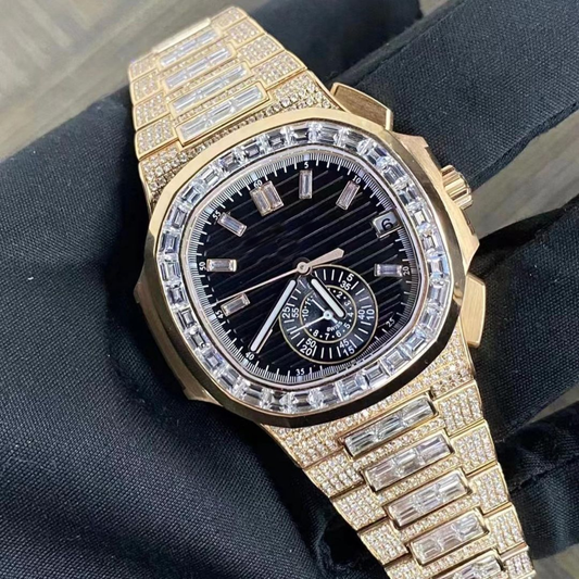 Luxury Gold Iced-Out Chronograph Watch – Diamond Bezel Stainless Steel Quartz Timepiece